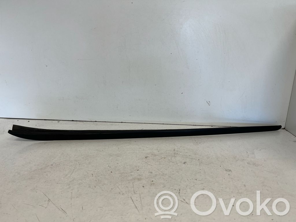 Volkswagen PASSAT B8 Ornament parbriz 
