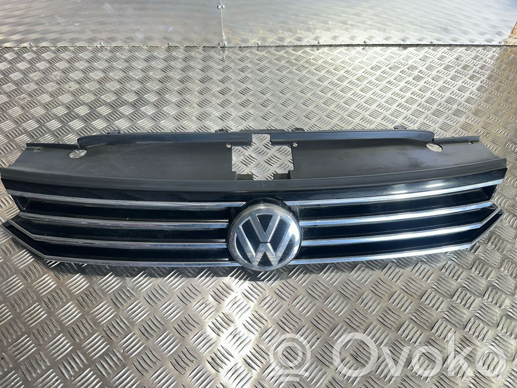 Volkswagen PASSAT B8 Maskownica / Grill / Atrapa górna chłodnicy 