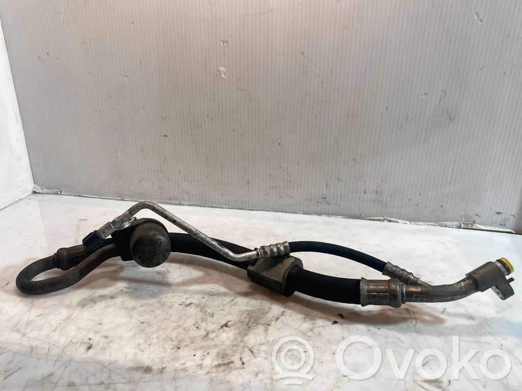 BMW 3 E90 E91 Ilmastointilaitteen putki (A/C) 