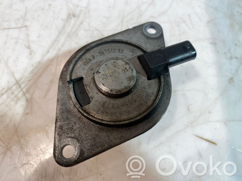 Opel Corsa D Kita variklio skyriaus detalė 