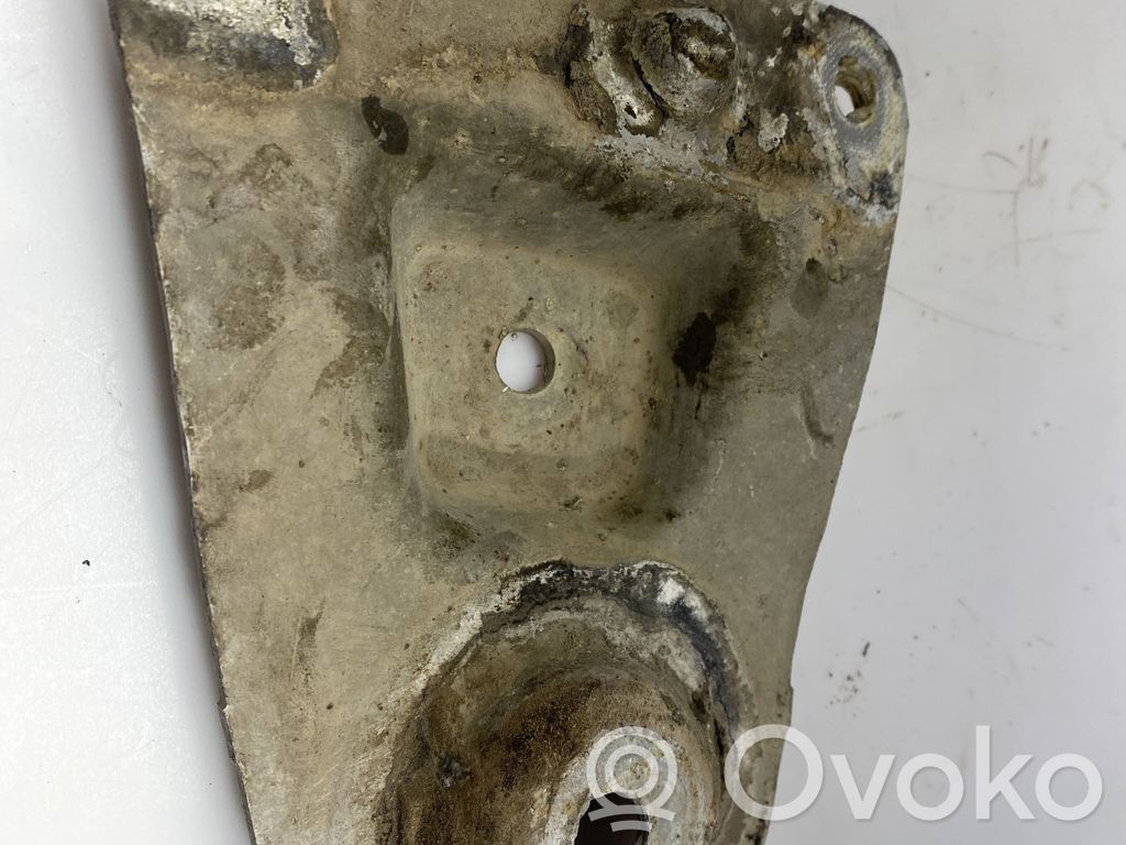 Engine mounting bracket   8D0399541B