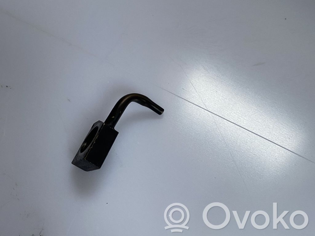 Volkswagen PASSAT B7 other engine part 