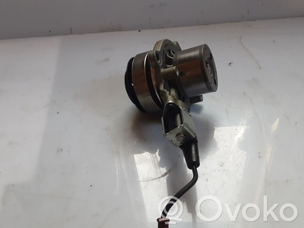 Volkswagen PASSAT B8 Pompa wody 