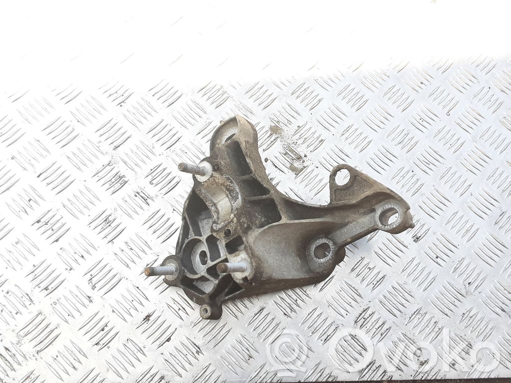 Audi A6 S6 C6 4F Engine mounting bracket 