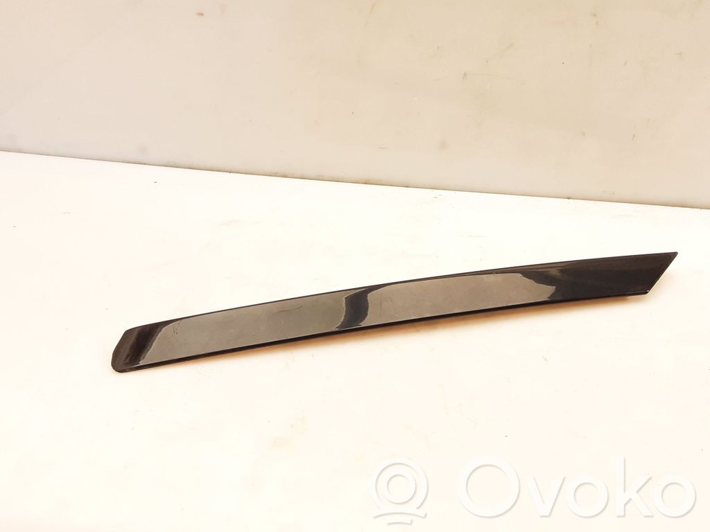 Audi A8 S8 D3 4E Takaoven lasin muotolista 