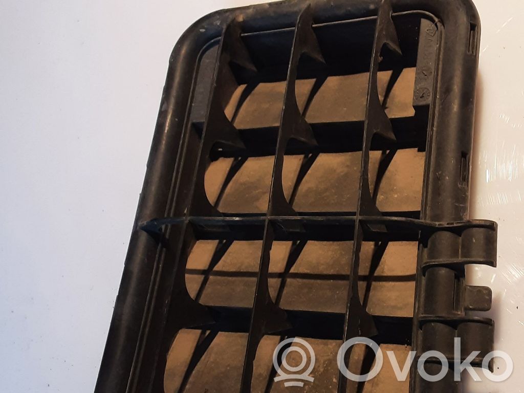 Quarter panel pressure vent   4E0819181A