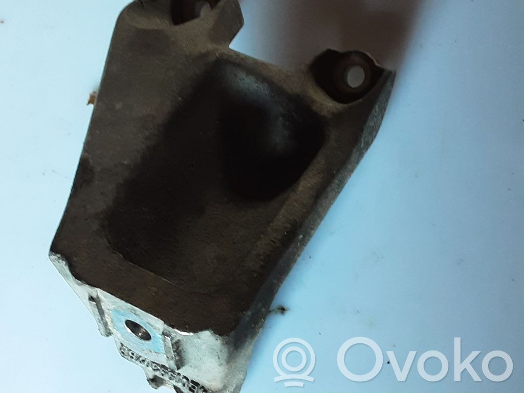 Audi A8 S8 D3 4E Engine mounting bracket 