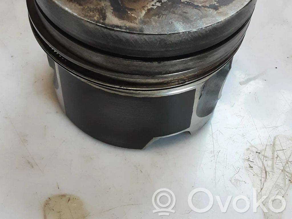 Audi A6 C7 Piston 