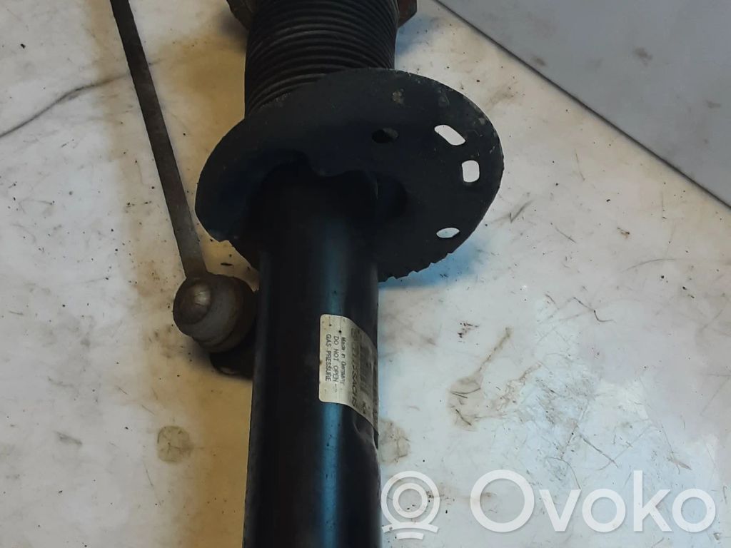 Audi A3 S3 A3 Sportback 8P Etuiskunvaimennin 