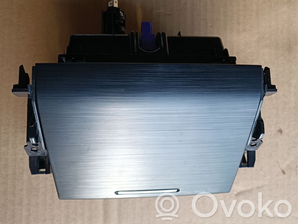 Glove box   66120AL00A