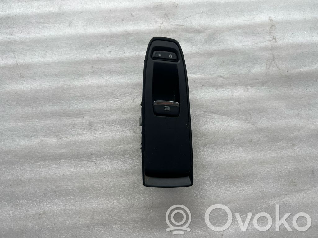 Subaru Crosstrek II Electric window control switch 