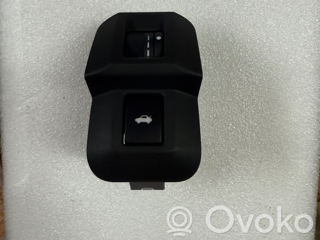 Subaru Forester SK Tailgate opening switch 