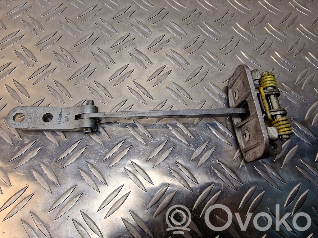Audi A2 Takaoven pidätin 