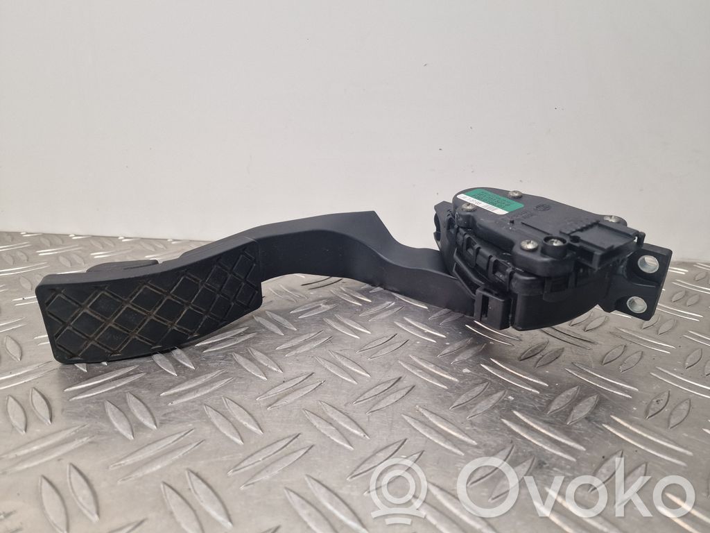 Audi A8 S8 D2 4D Akceleratoriaus pedalas 