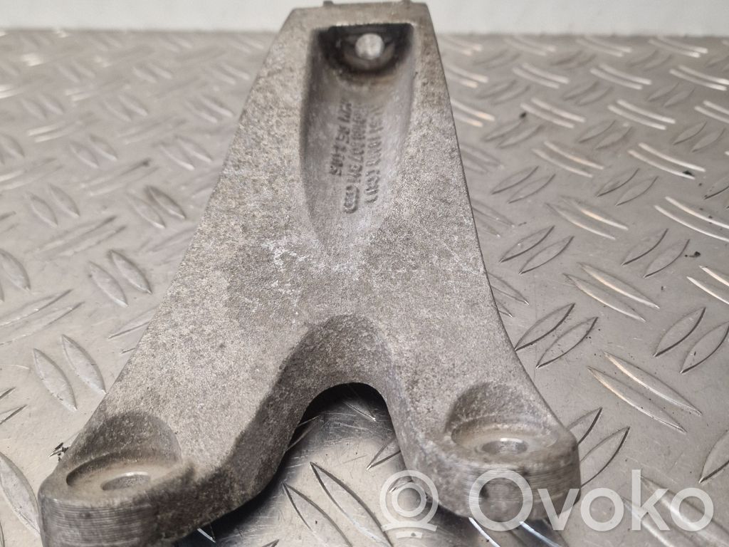 Audi A8 S8 D3 4E Engine mounting bracket 