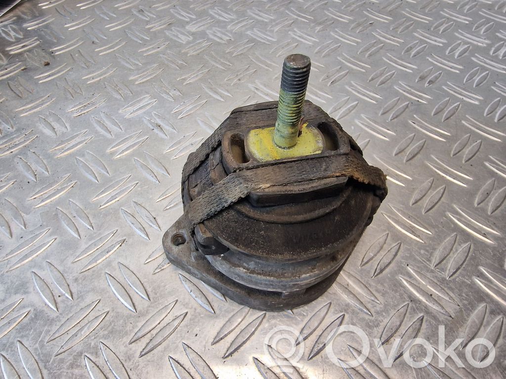 Audi A8 S8 D2 4D Gearbox mount 