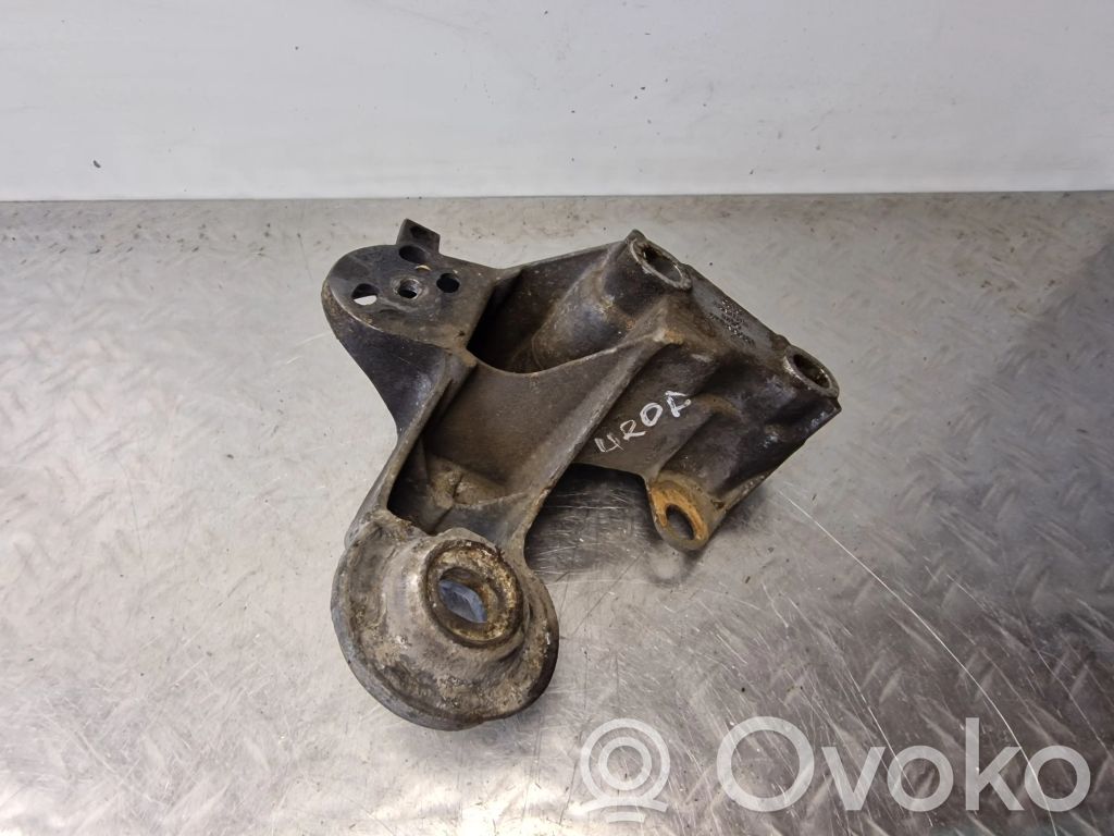 Engine mounting bracket   4Z7199352