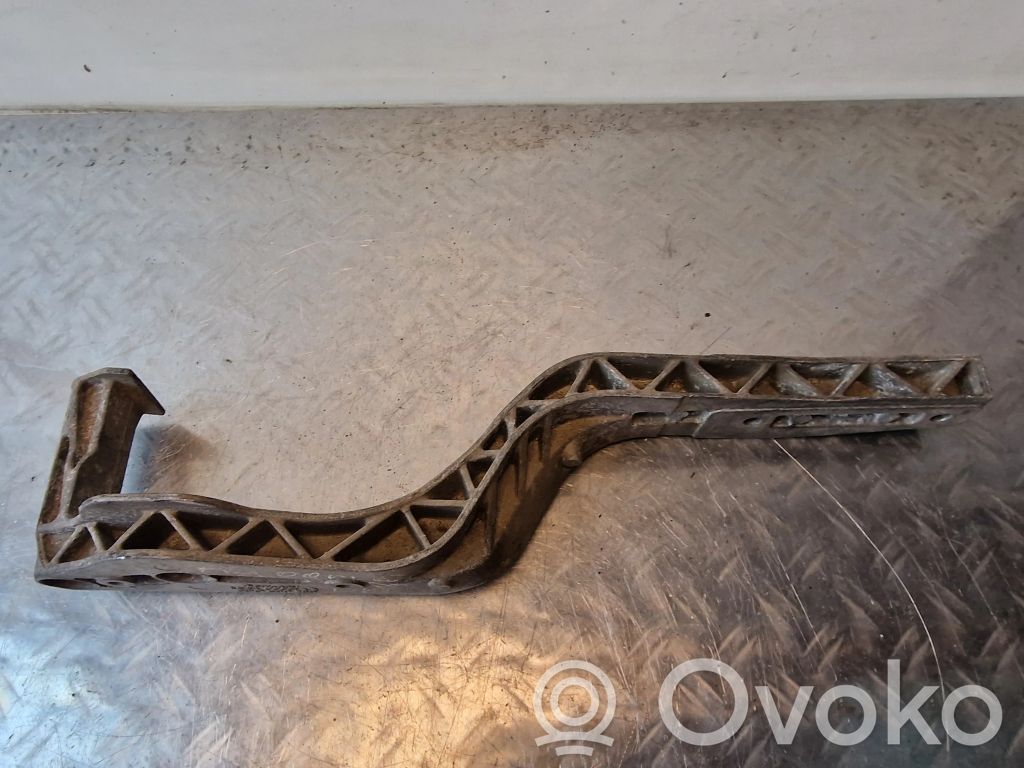 Audi A4 S4 B6 8E 8H Rear differential/diff mount bracket 