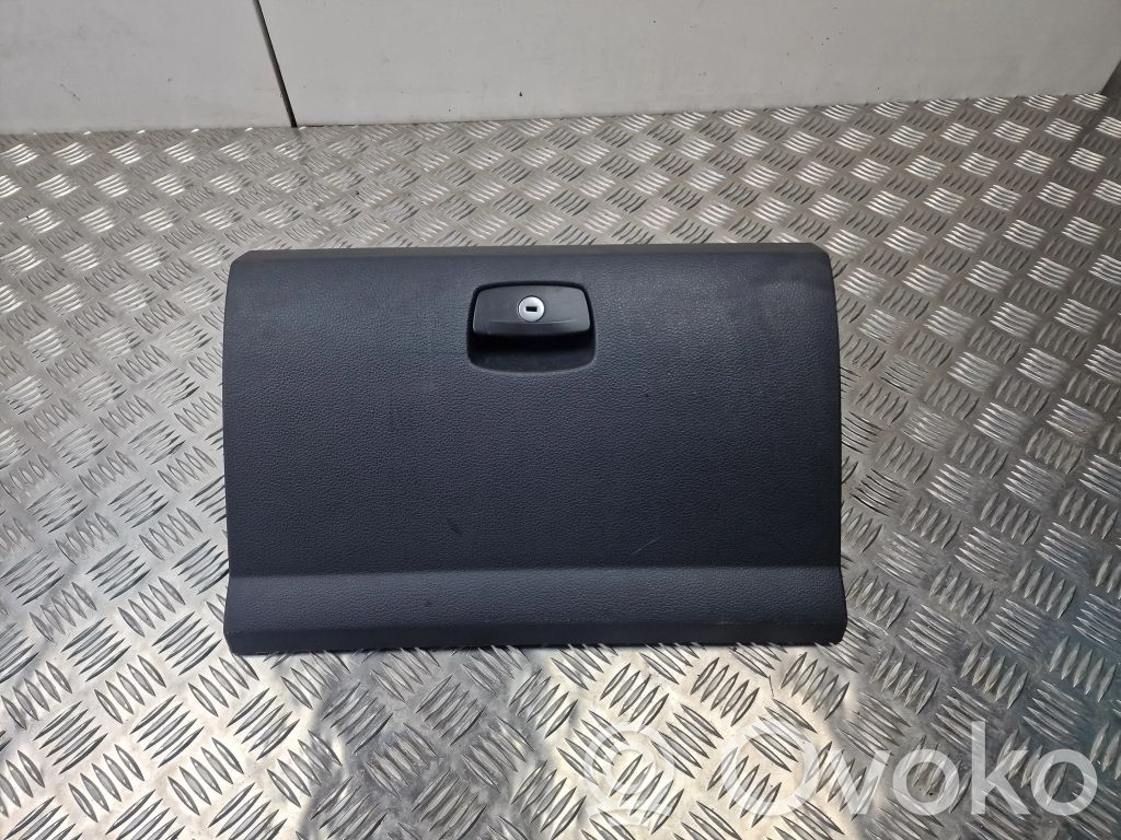 Volkswagen Amarok Tapa/cubierta de la guantera 