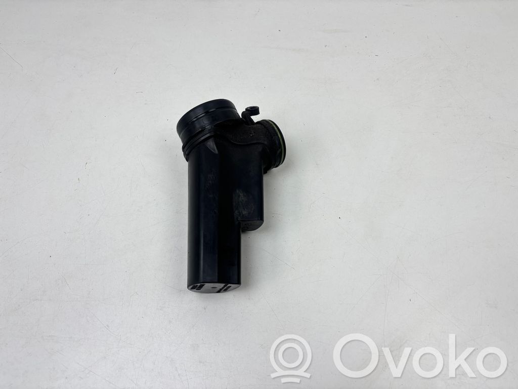 Audi A4 S4 B9 Įsiurbimo rezonatorius 