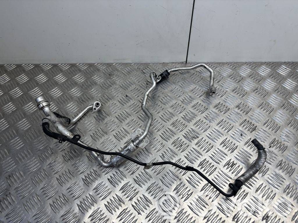 Audi SQ7 Engine coolant pipe/hose 