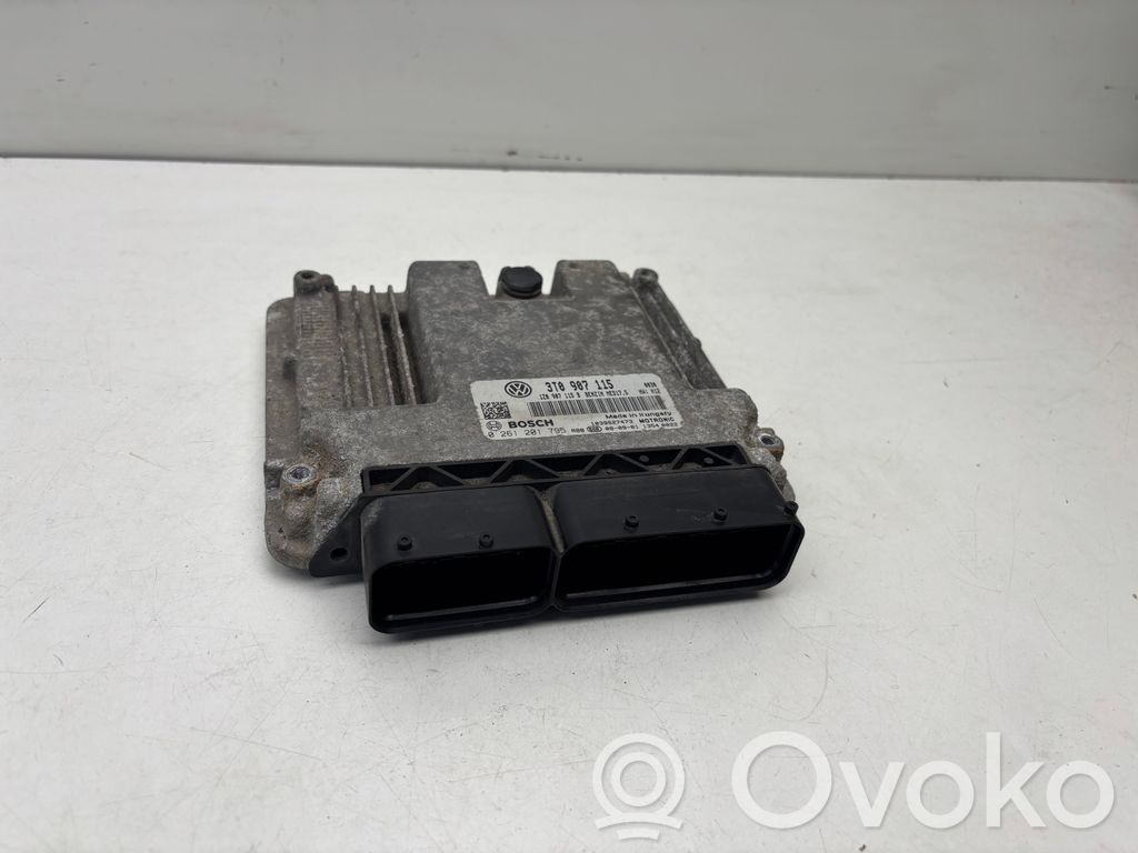 Skoda Superb B6 (3T) Variklio valdymo blokas 