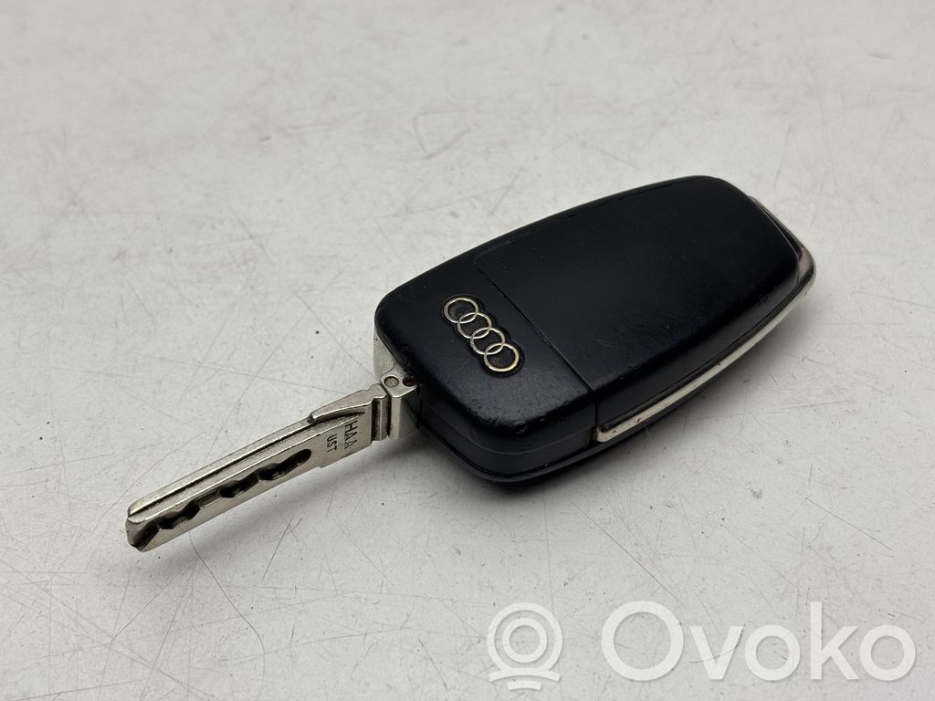 Audi Q3 8U Užvedimo raktas (raktelis)/ kortelė 