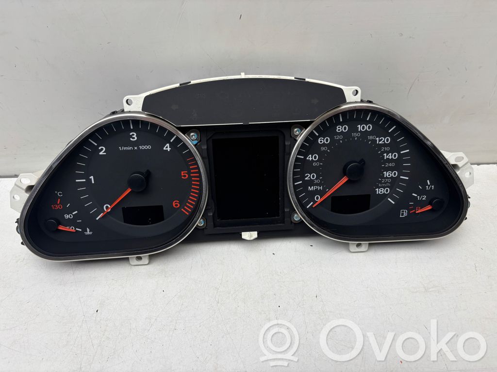 Audi Q7 4L Geschwindigkeitsmesser Cockpit 