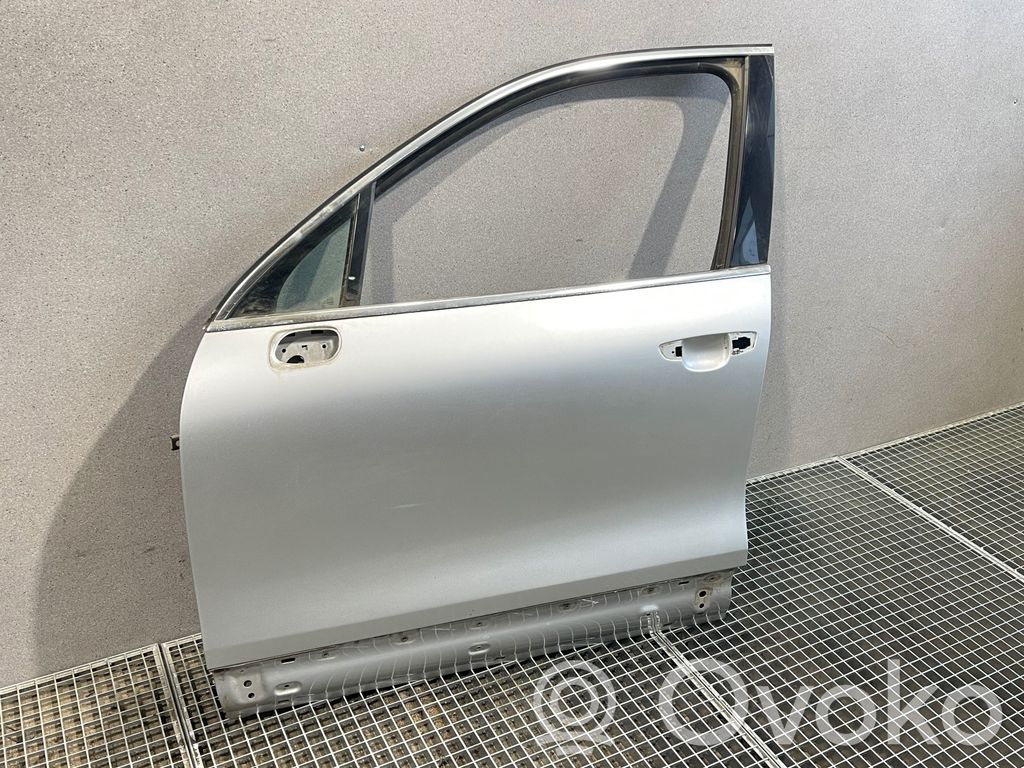 Volkswagen Touareg II Puerta delantera 