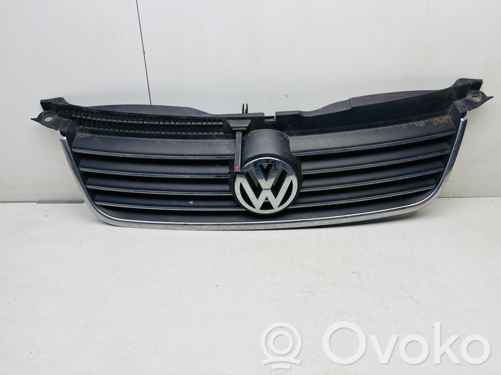 Volkswagen PASSAT B5.5 Grilă radiator față 
