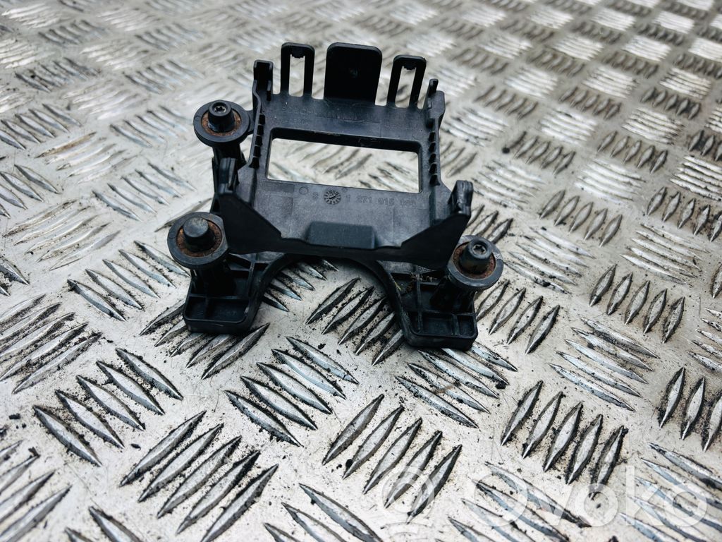 Volkswagen PASSAT B8 Soporte de sensor Distronic 