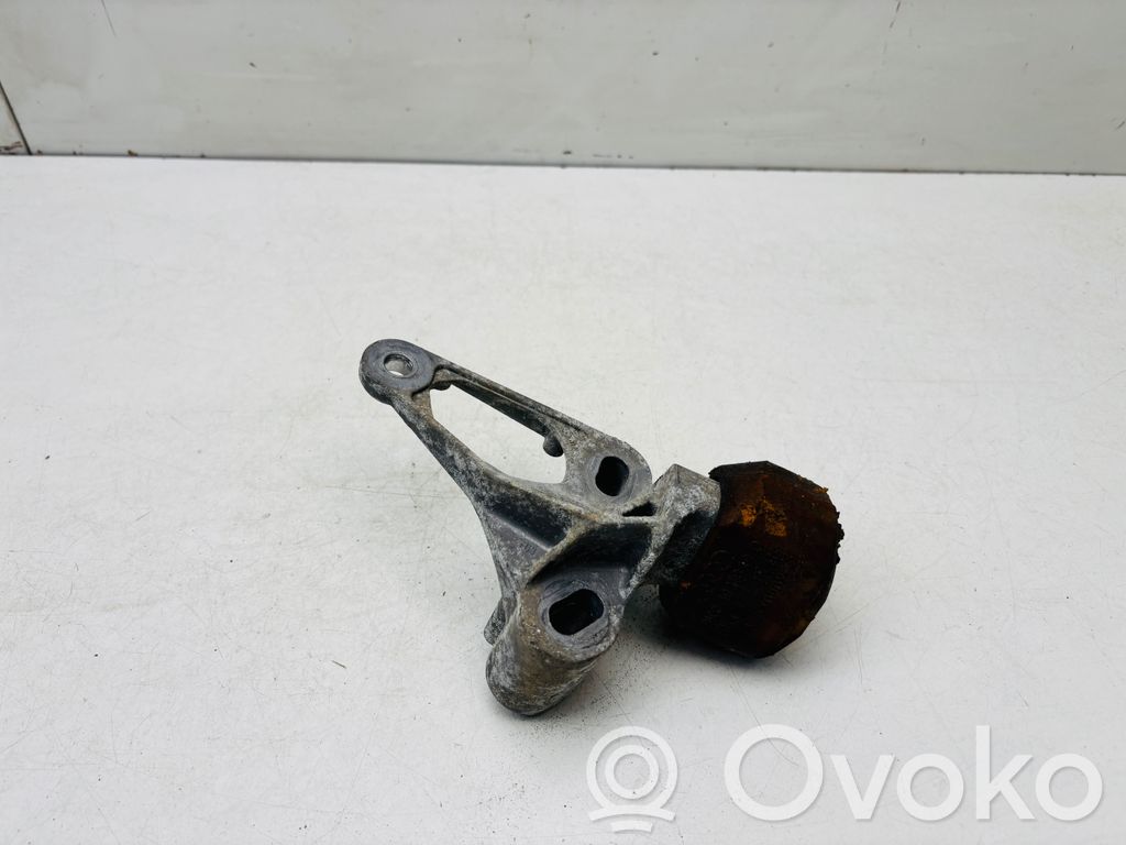 Engine mount bracket   8K0199343C