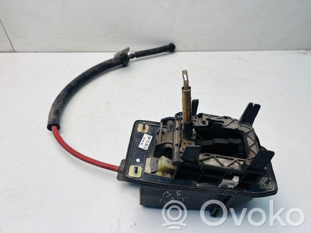 Volkswagen PASSAT B5 Gear shifter/selector 