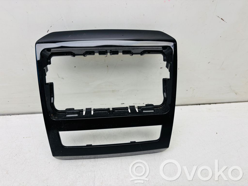 Skoda Superb B8 (3V) Altri elementi della console centrale (tunnel) 