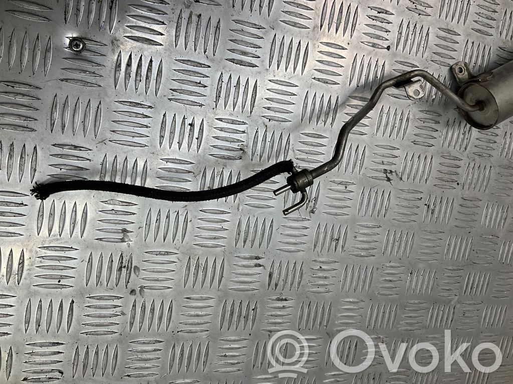 BMW 7 F01 F02 F03 F04 Tyhjiösäiliö 