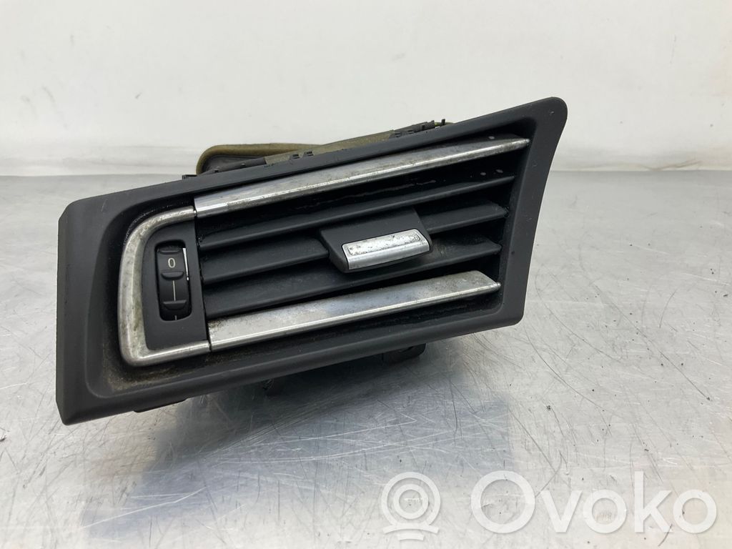 BMW 7 F01 F02 F03 F04 Boczna kratka nawiewu deski rozdzielczej 
