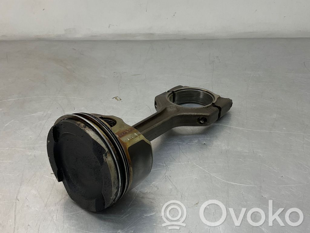 Piston with connecting rod   876