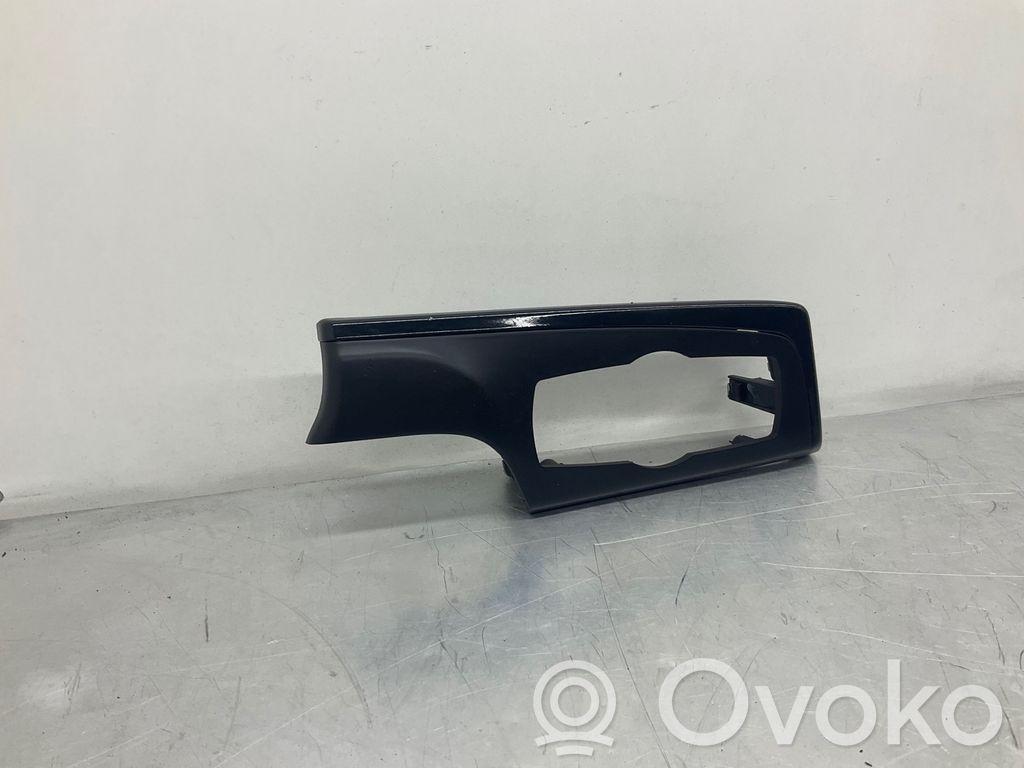 BMW 5 F10 F11 Ramka schowka deski rozdzielczej 