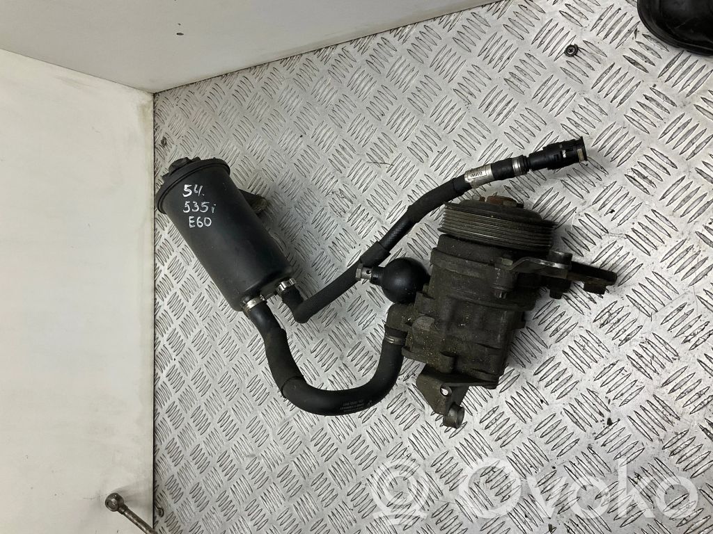 Power steering pump   7558757