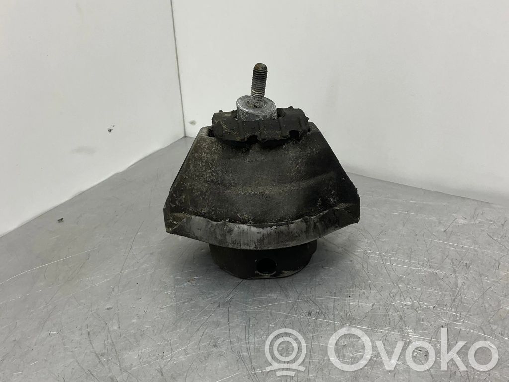 BMW 5 E60 E61 Engine mount bracket 