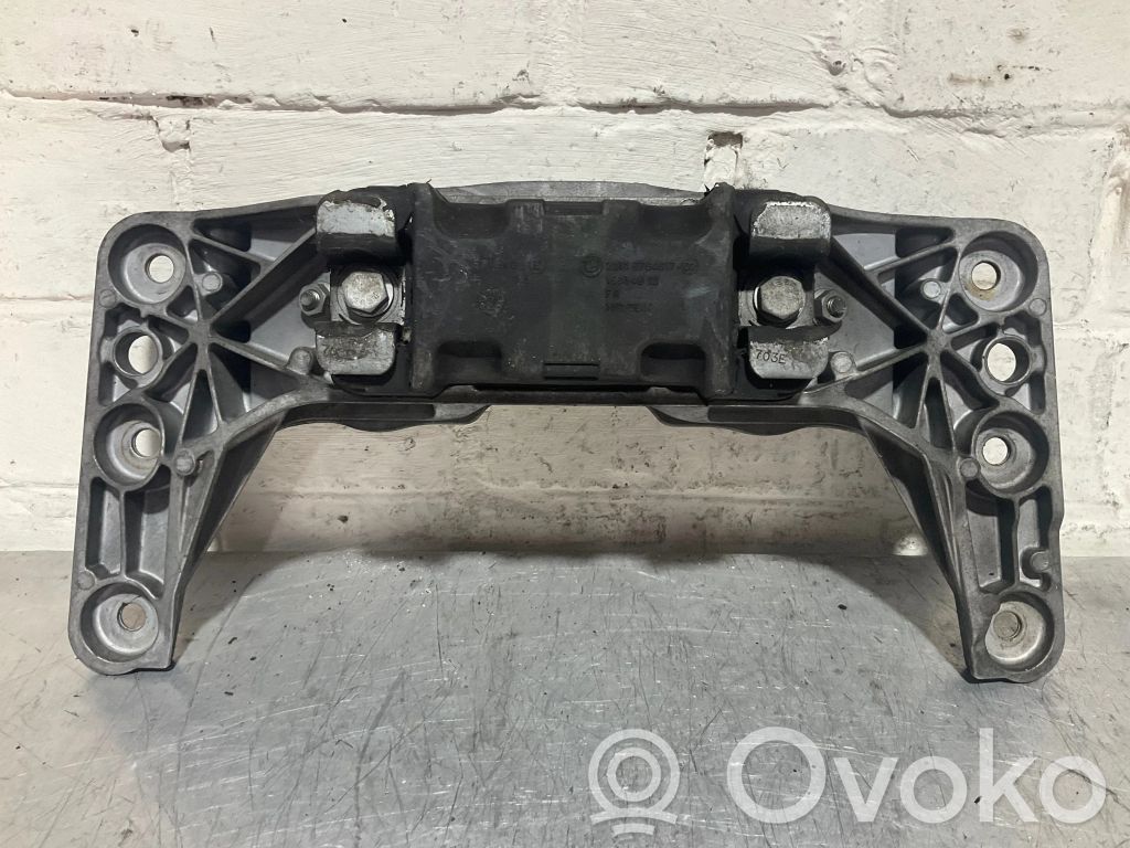 Gearbox mounting bracket   6764617,15934612