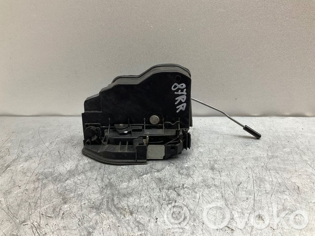 Rear door lock   7202148