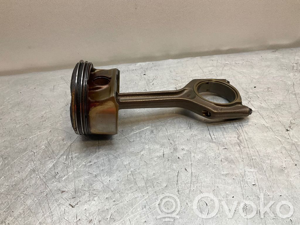 BMW 3 E92 E93 Piston with connecting rod 