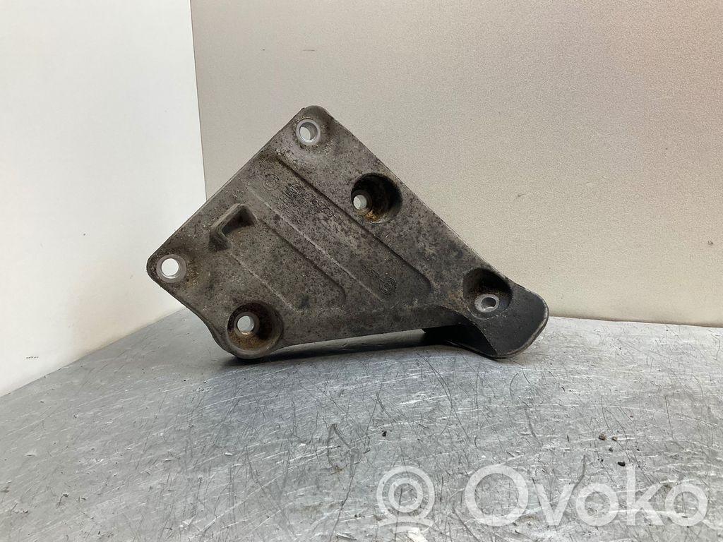 BMW 5 E60 E61 Engine mounting bracket 