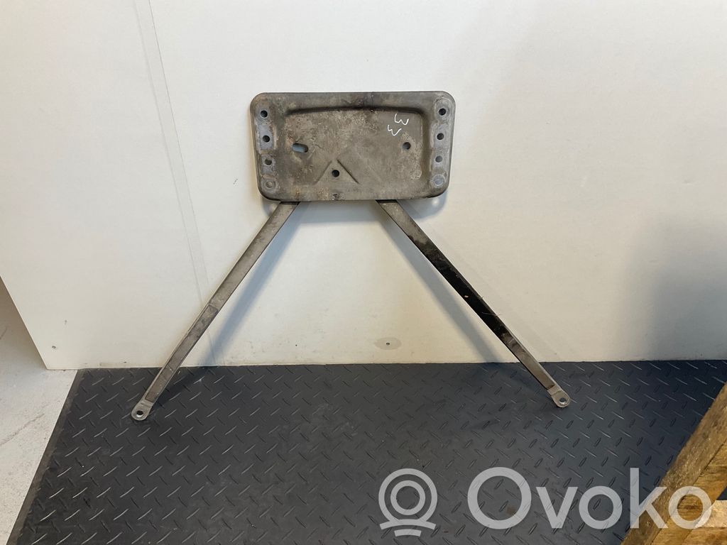 BMW 3 E92 E93 Cits aizmugures šasijas elements 