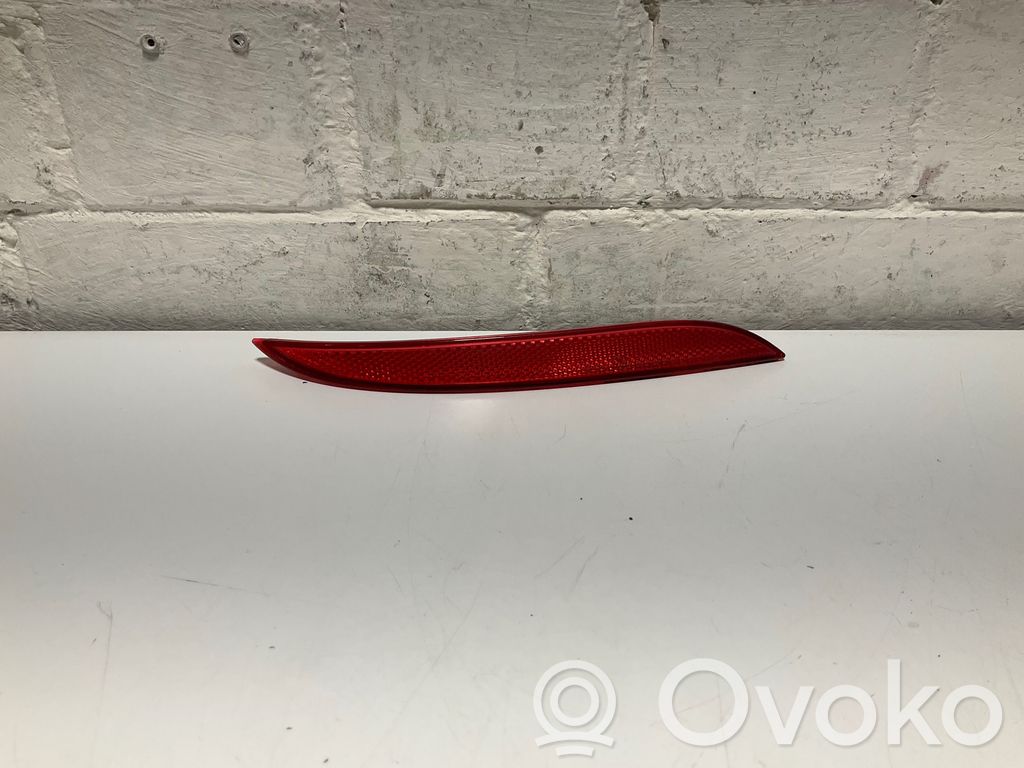 Rear tail light reflector   7183914