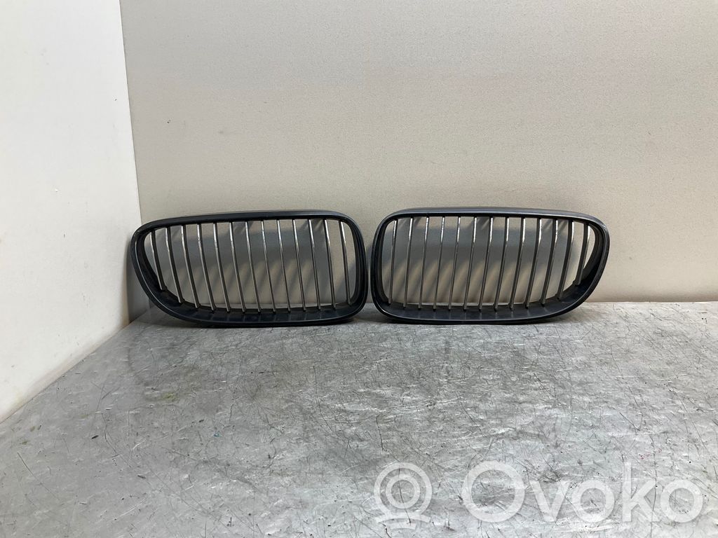 BMW 3 E92 E93 Front bumper upper radiator grill 