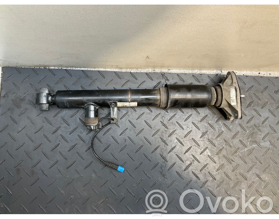 BMW 3 F30 F35 F31 Aizmugurē amortizators 