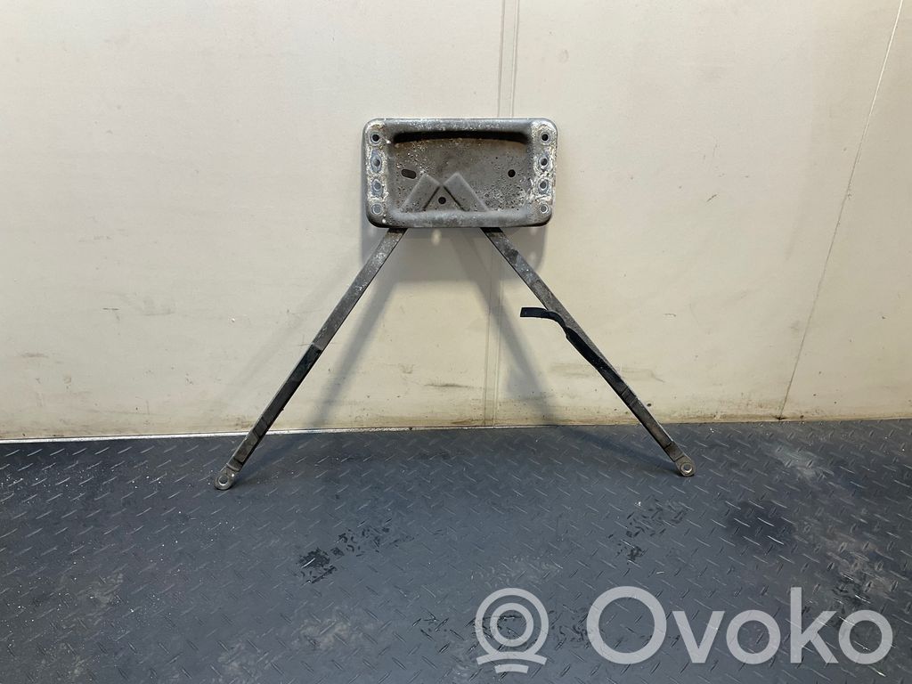BMW 3 E92 E93 Cits aizmugures šasijas elements 