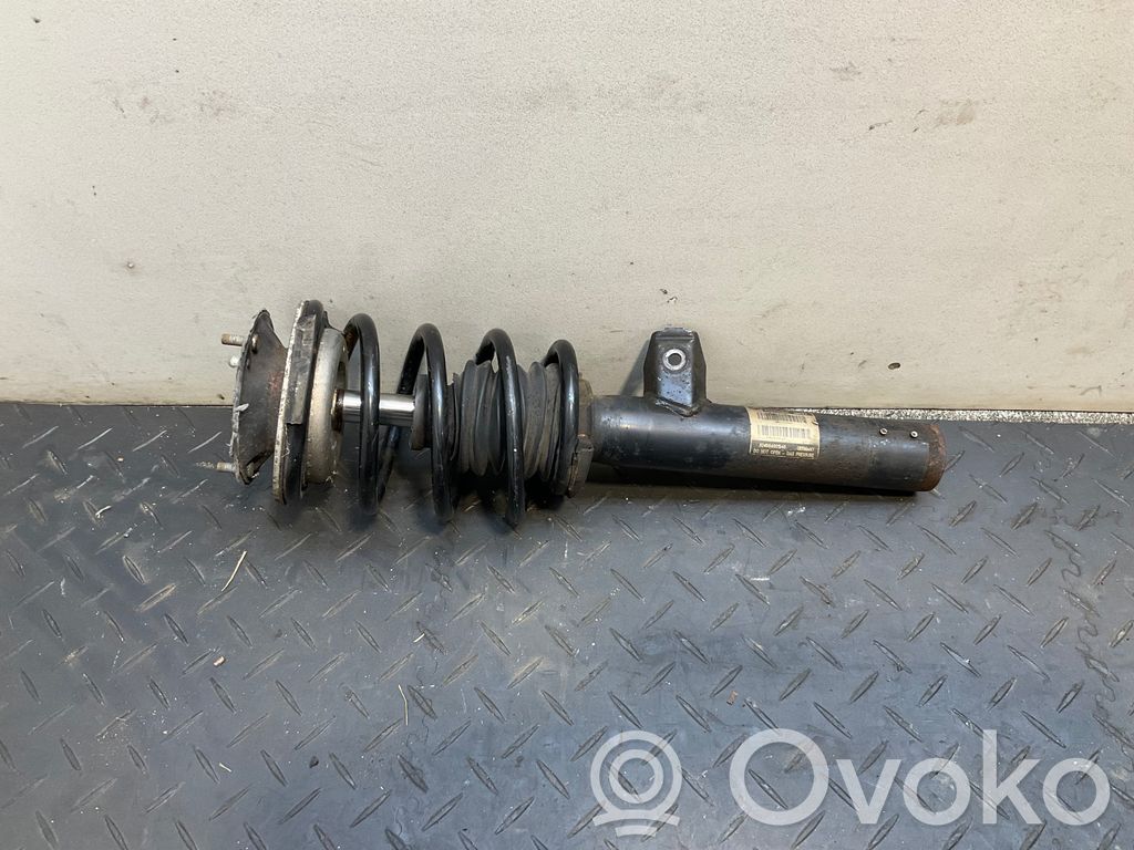 BMW 5 E60 E61 Priekinis amortizatorius su spyruokle 